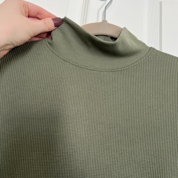 American Eagle Olive Green Ribbed Long Sleeve Turtleneck - Picture 3 of 6